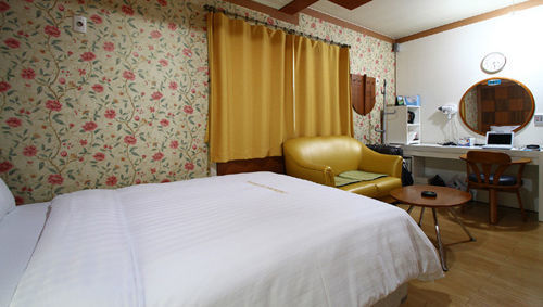 Cherbourg Hotel Cheonan Exterior foto